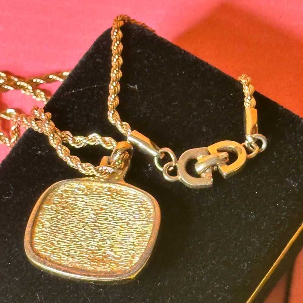Dior Necklace CD pendant in a beautiful brown pastel - Picture 4 of 14